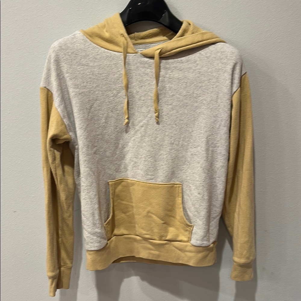 American Eagle Outfitters Cream and Tan Sweatshirt